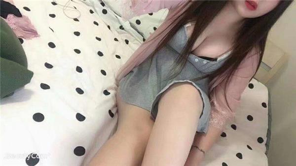 正值青春的小坦克玉体美如画
