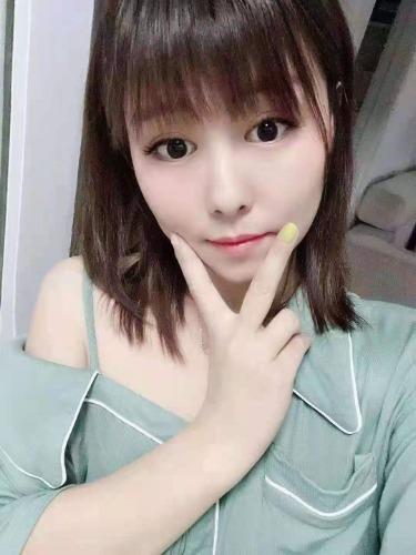 山东泰安泮河小镇附近年轻妹子