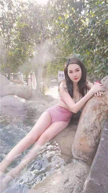 验证栖霞性感小姐姐