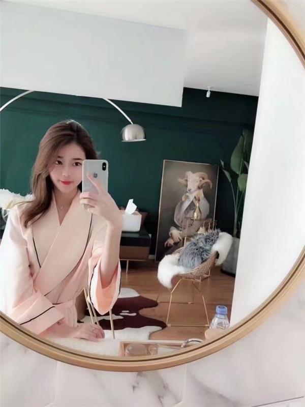 身材很好的小姐姐