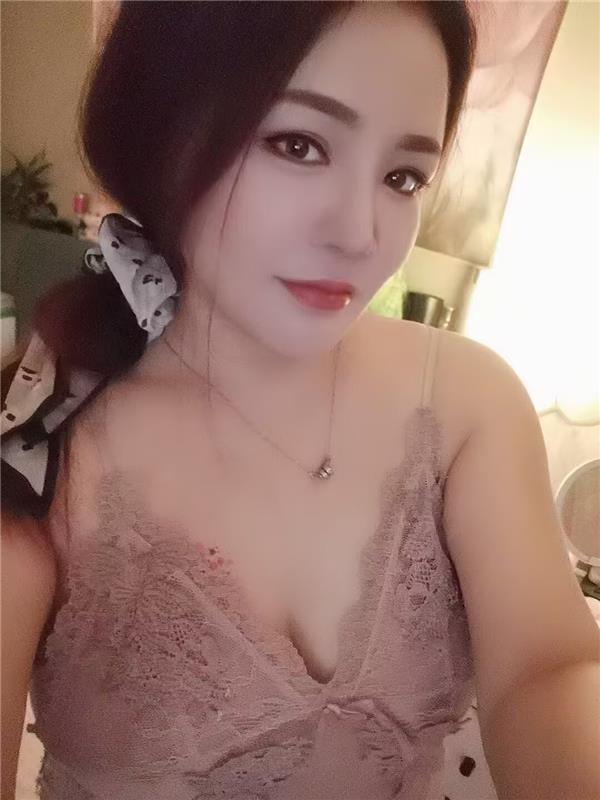 玄武门小彤冷白皮