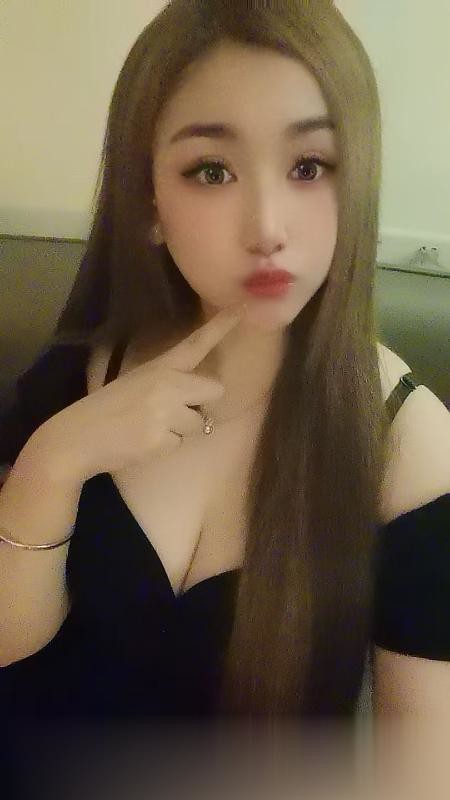 白云大胸妹开心