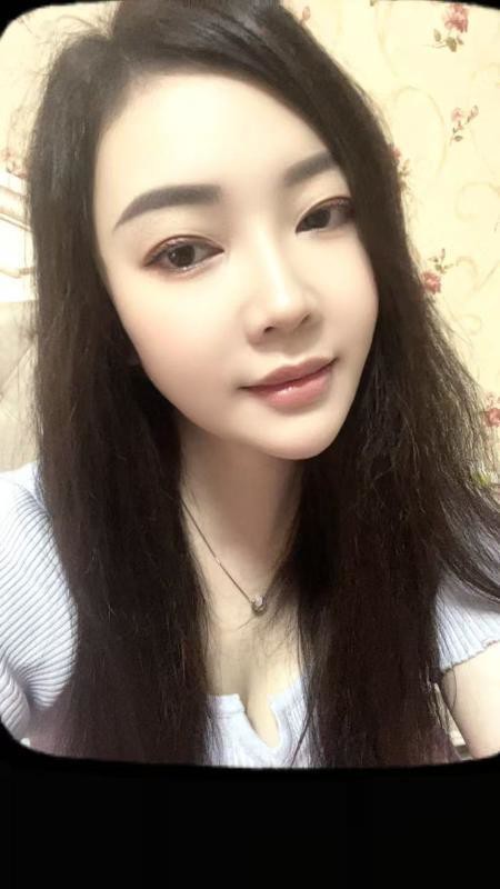 汉阳肤白腿长