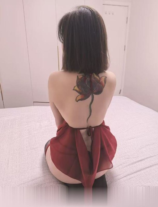 会夹B的小少妇